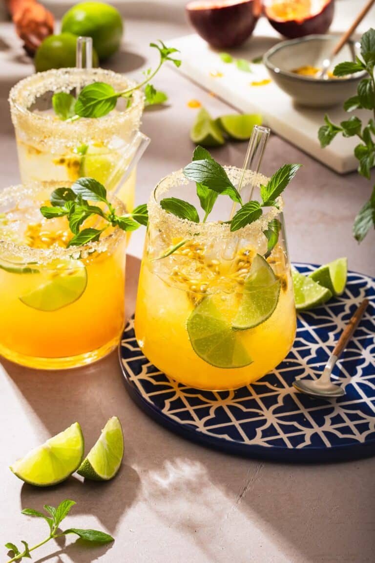 panema Cocktail mit Limette, Minze und Maracuja – alkoholfreier Drink im Hard Light